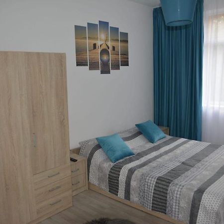 Sunrise Apartment Petrosani Luaran gambar