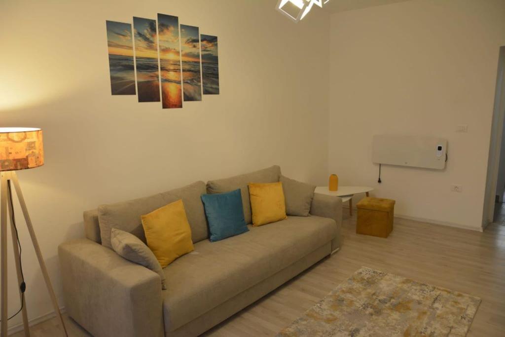 Sunrise Apartment Petrosani Luaran gambar