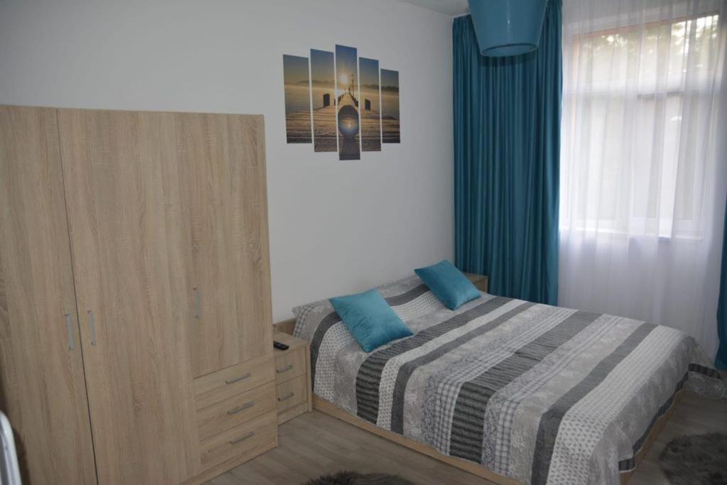 Sunrise Apartment Petrosani Luaran gambar